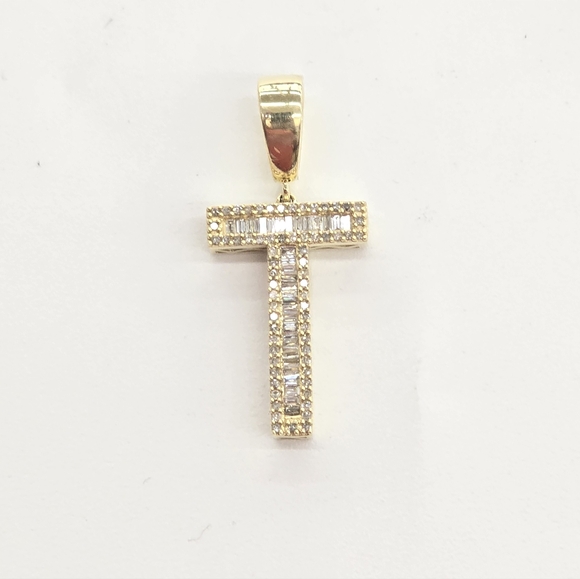 Real Diamond 10kt Gold Initial T Pendant